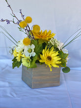 Load image into Gallery viewer, Barnwood Bee