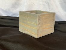 Load image into Gallery viewer, Barnwood Bee