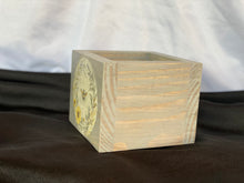 Load image into Gallery viewer, Barnwood Bee