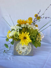 Load image into Gallery viewer, Barnwood Bee